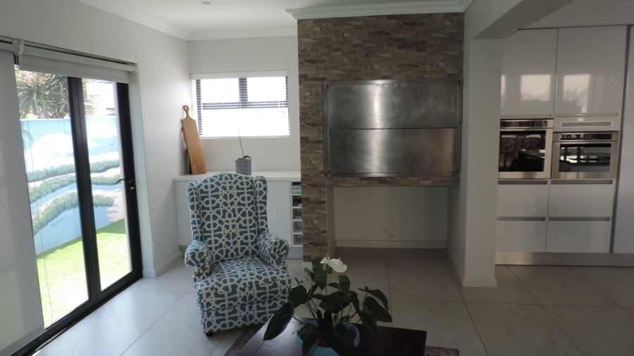 3 Bedroom Property for Sale in Calypso Beach Western Cape